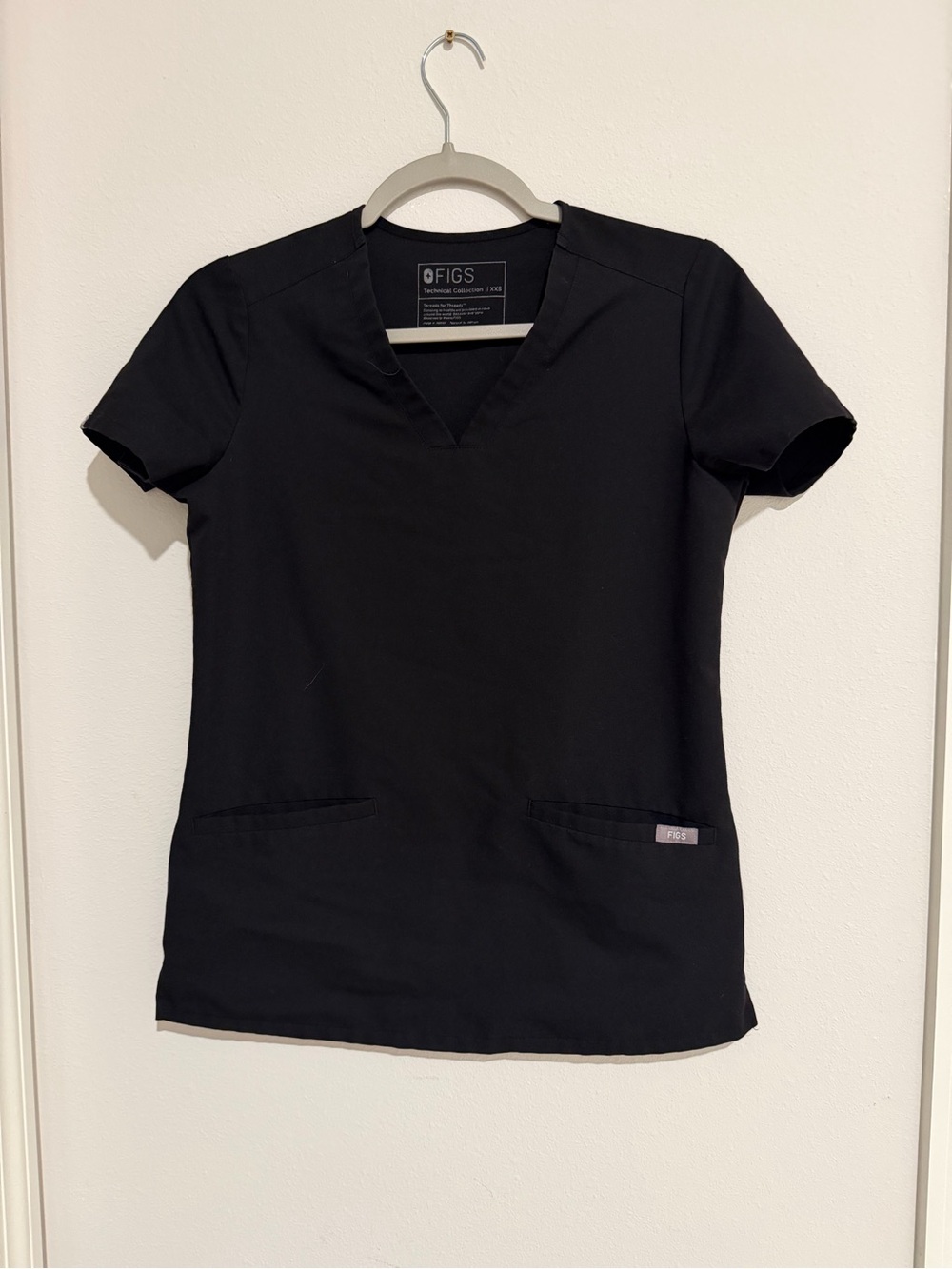 Figs Black V-Neck Short Sleeve Scrub Top